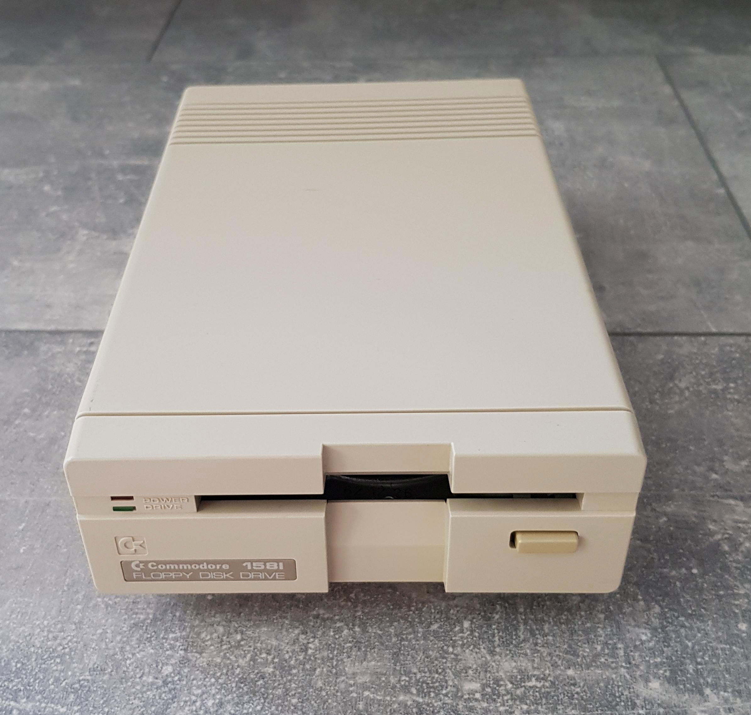 Diskettenlaufwerk 1581 für C64/C128